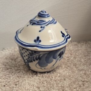 Petite Gzhel Style Russian Ceramic Jar/Sugar Bowl, Vintage USSR